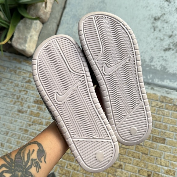 Nike slides - Picture 2 of 2